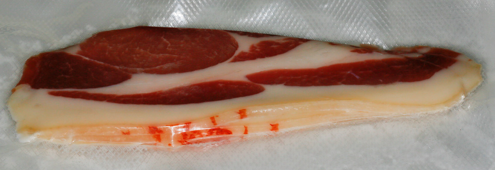 Vac packed sliced bacon